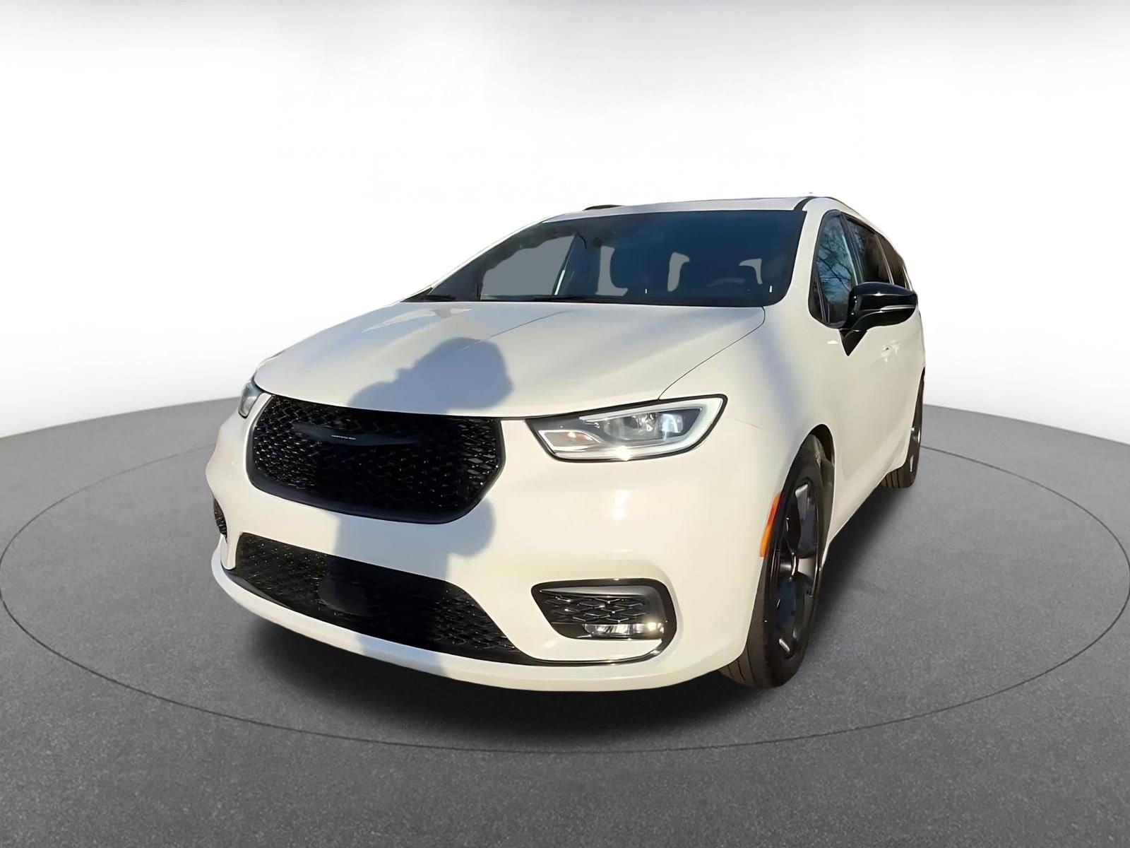 Thumbnail: 2025 Chrysler Pacifica - 7