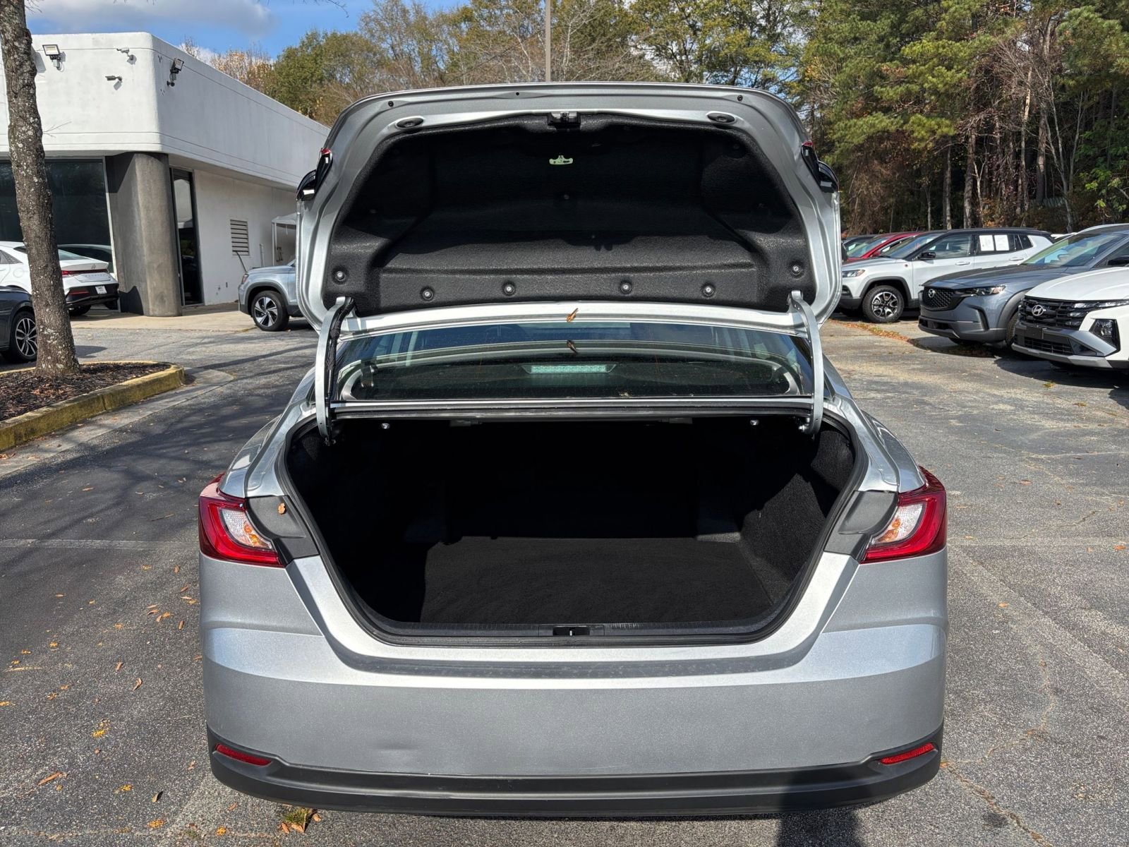 Thumbnail: 2025 Toyota Camry - 31