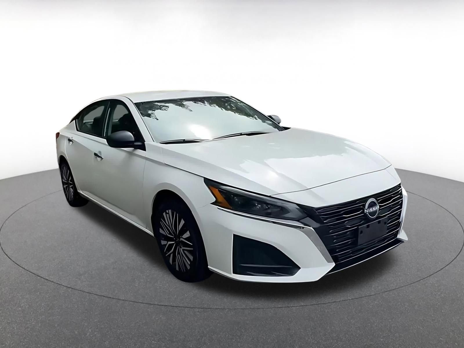 Thumbnail: 2025 Nissan Altima - 2