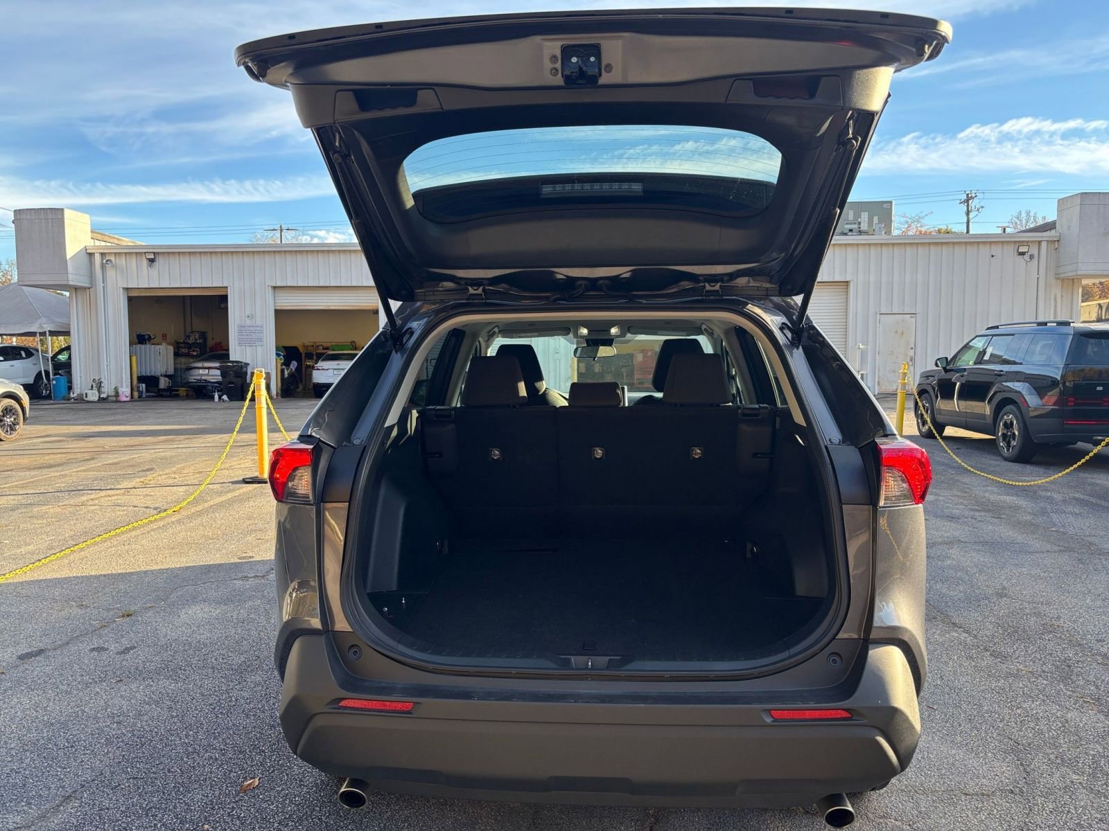 Thumbnail: 2025 Toyota RAV4 - 31