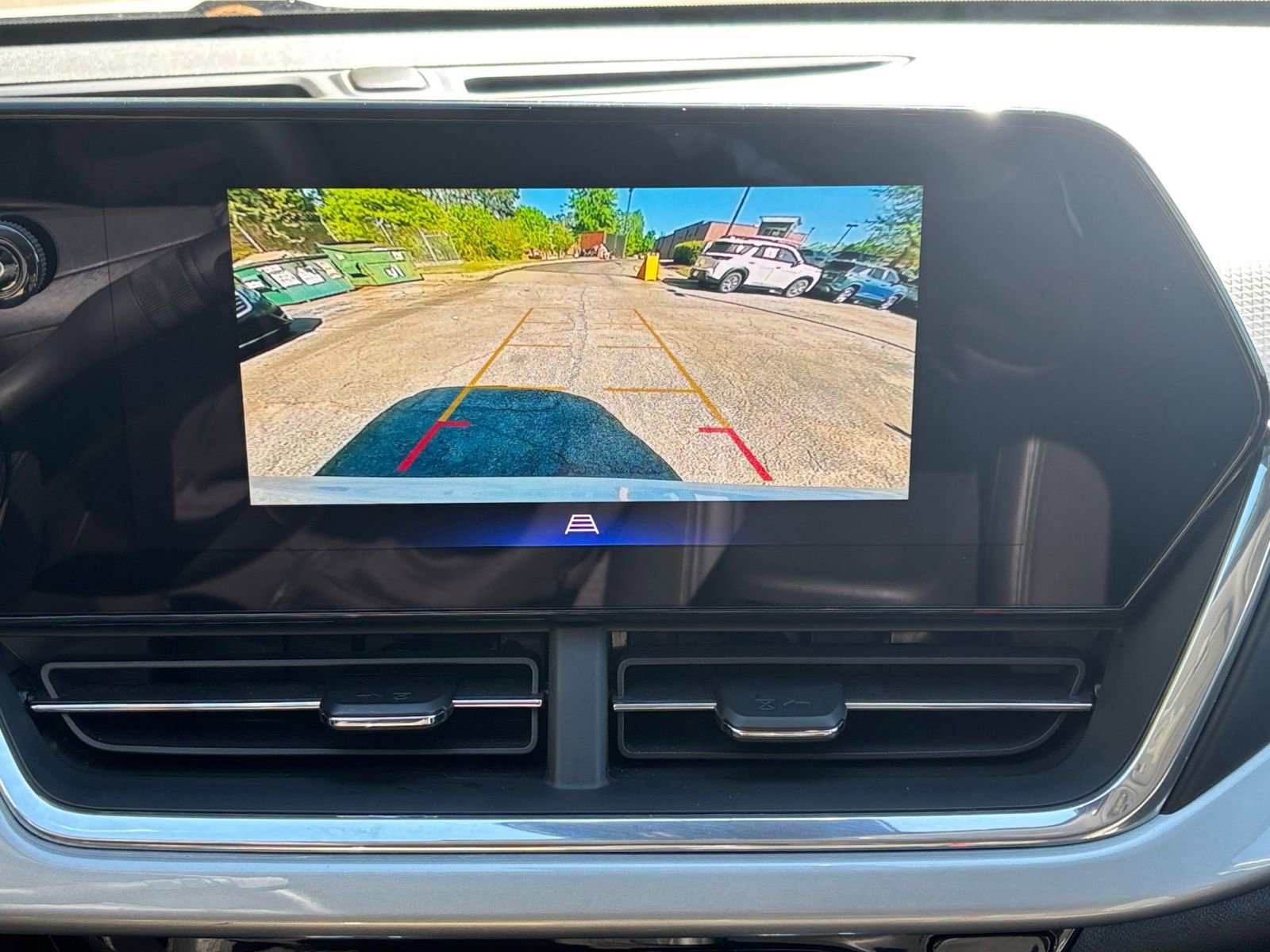 Thumbnail: 2025 Chevrolet Trax - 24