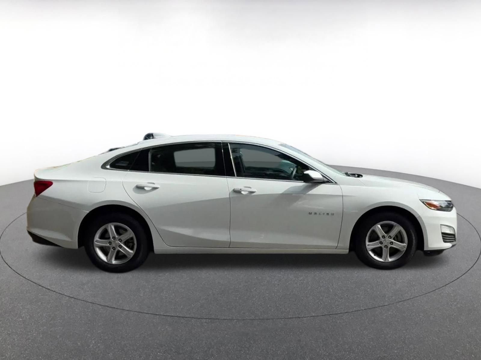 Thumbnail: 2023 Chevrolet Malibu - 17