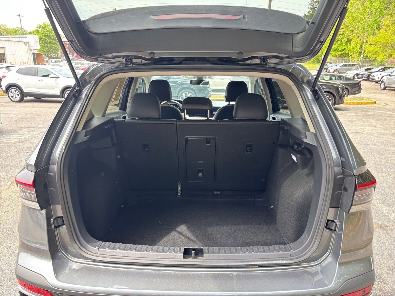 Thumbnail: 2025 Volkswagen Taos - 32