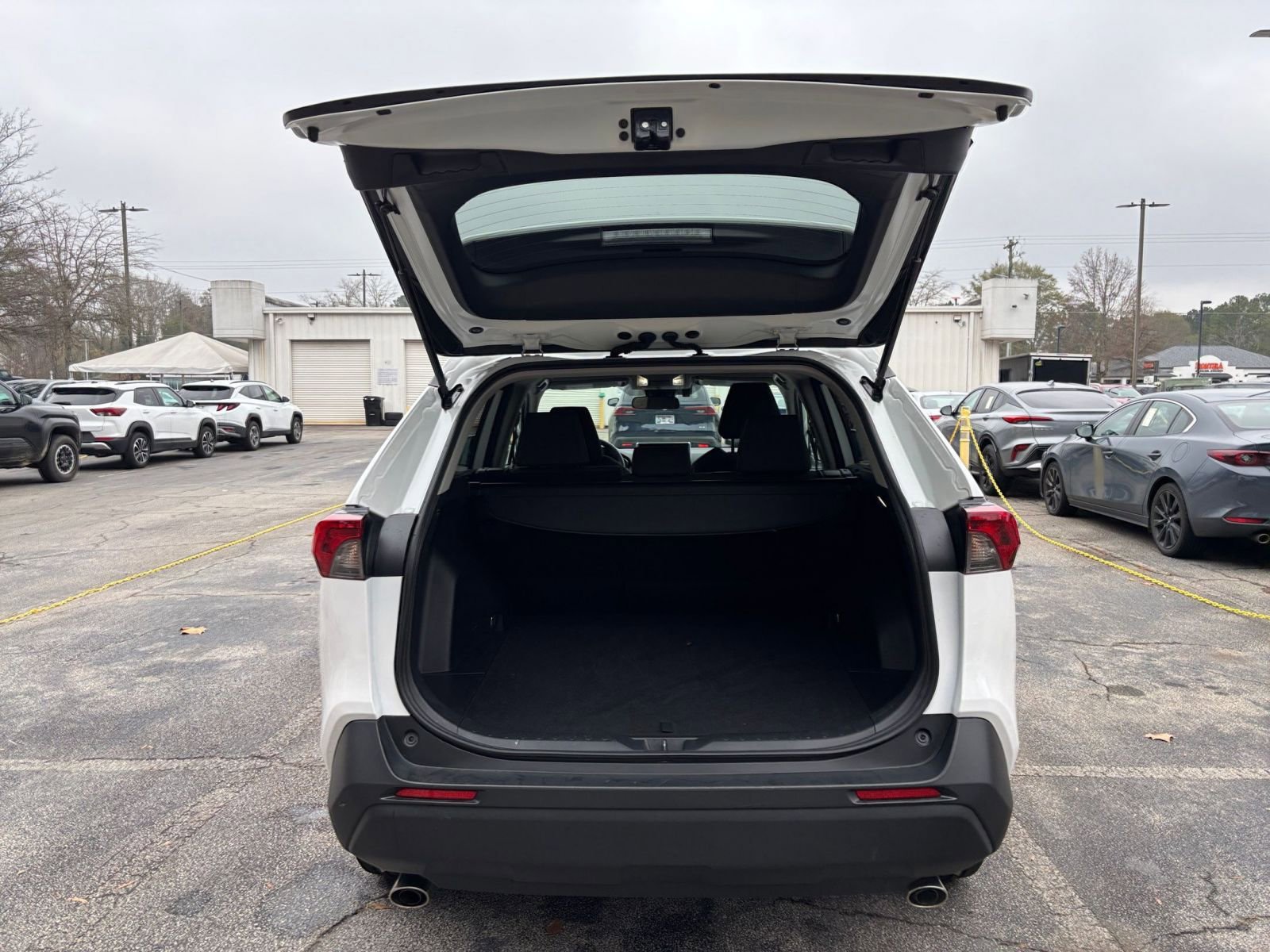 Thumbnail: 2025 Toyota RAV4 - 31