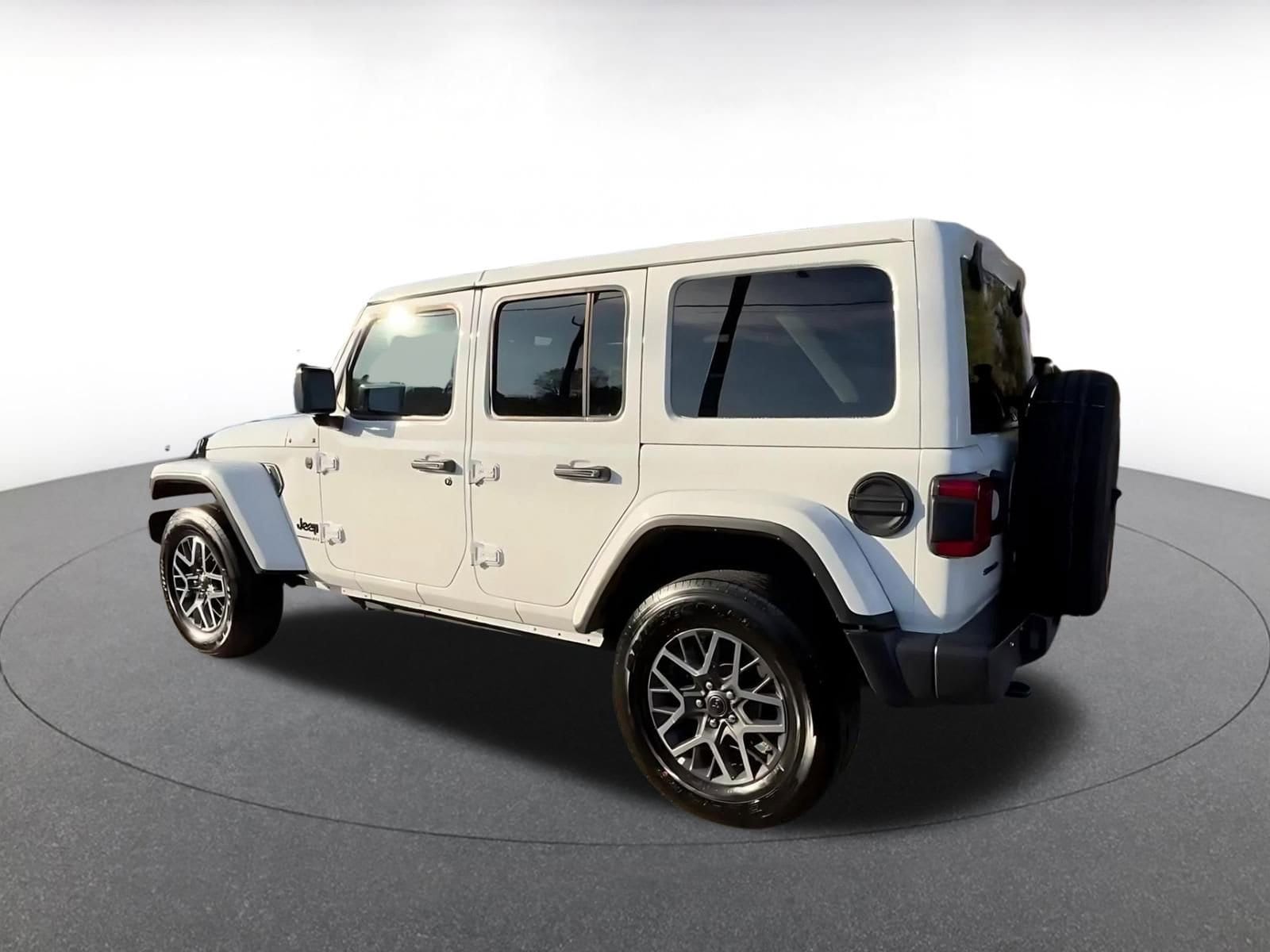 Thumbnail: 2025 Jeep Wrangler - 10