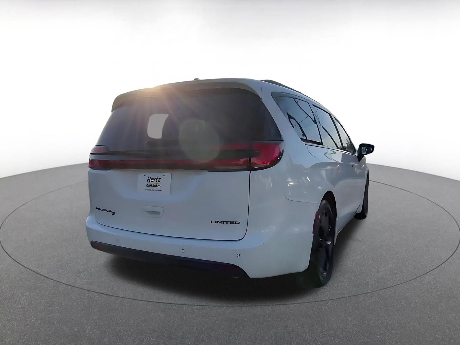 Thumbnail: 2025 Chrysler Pacifica - 15