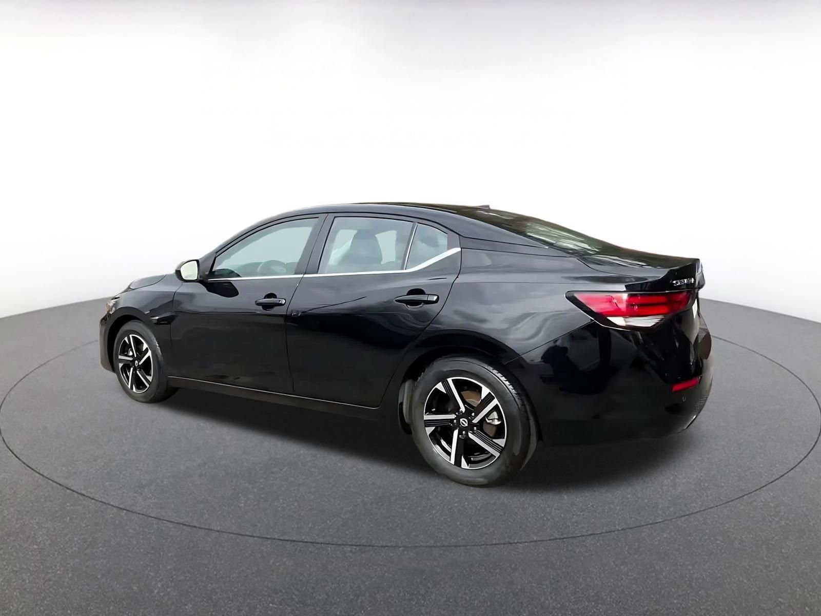 Thumbnail: 2024 Nissan Sentra - 10