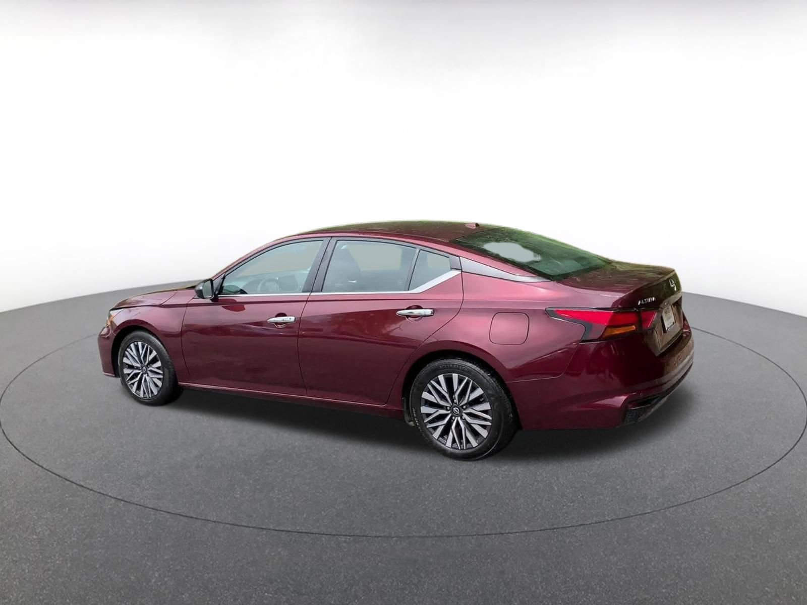Thumbnail: 2025 Nissan Altima - 10