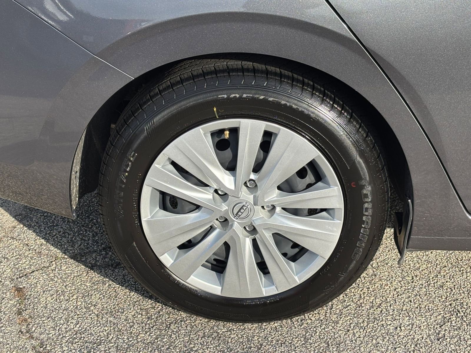 Thumbnail: 2025 Nissan Sentra - 32