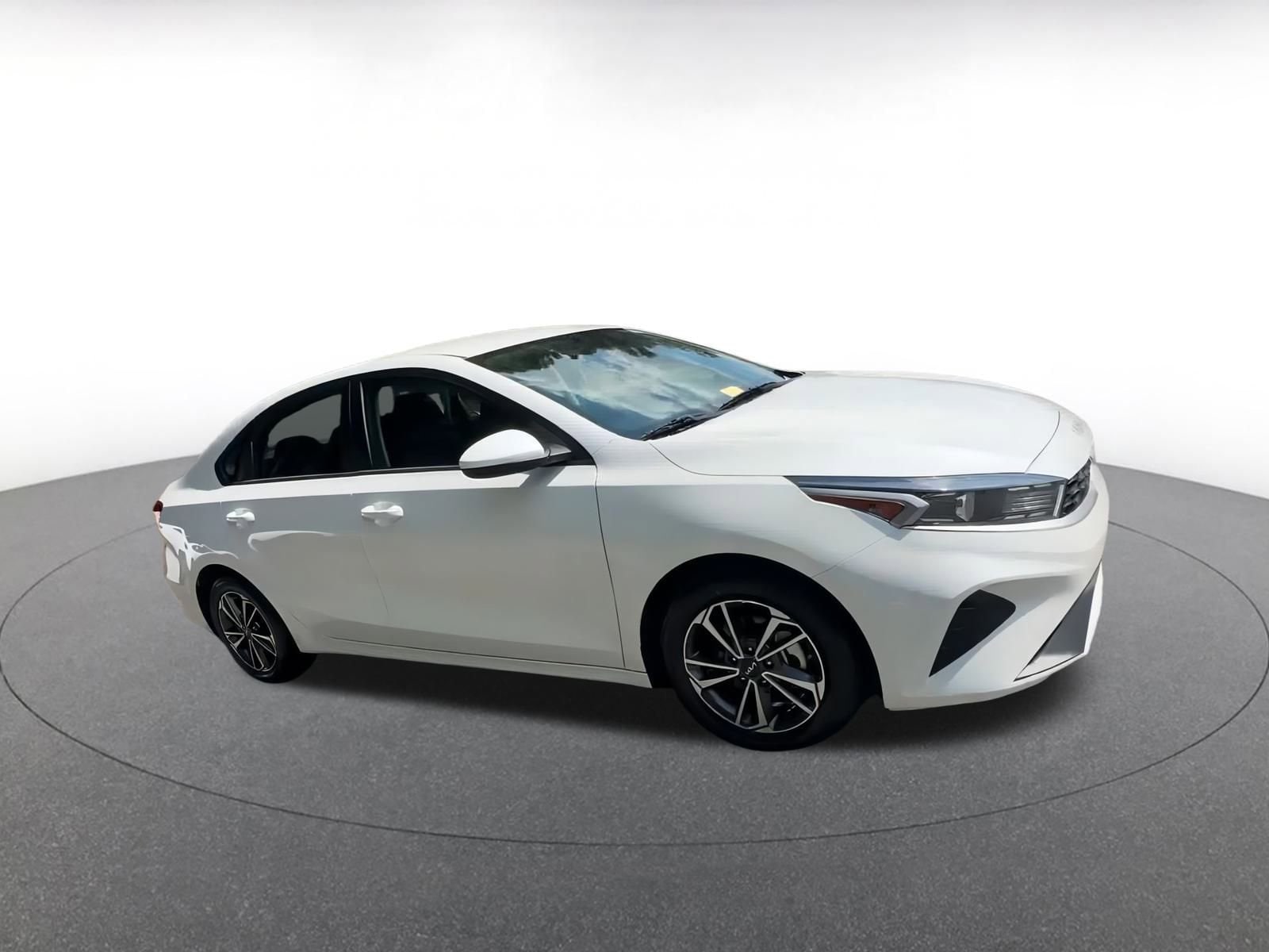 Thumbnail: 2024 Kia Forte - 2