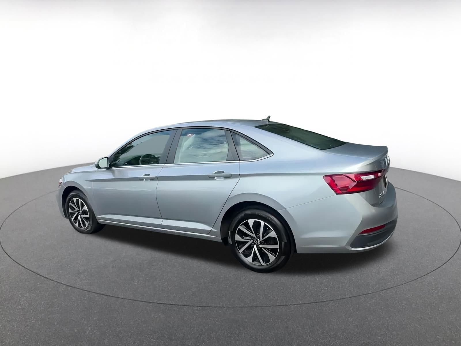 Thumbnail: 2024 Volkswagen Jetta - 10