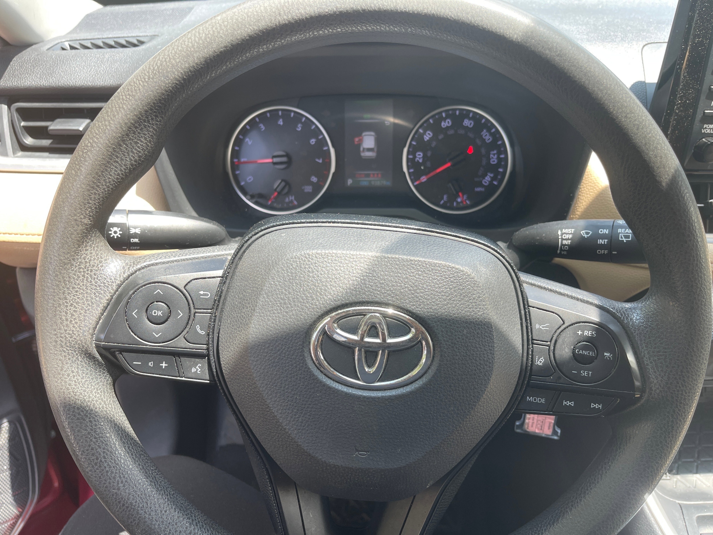 2019 Toyota RAV4 LE 34