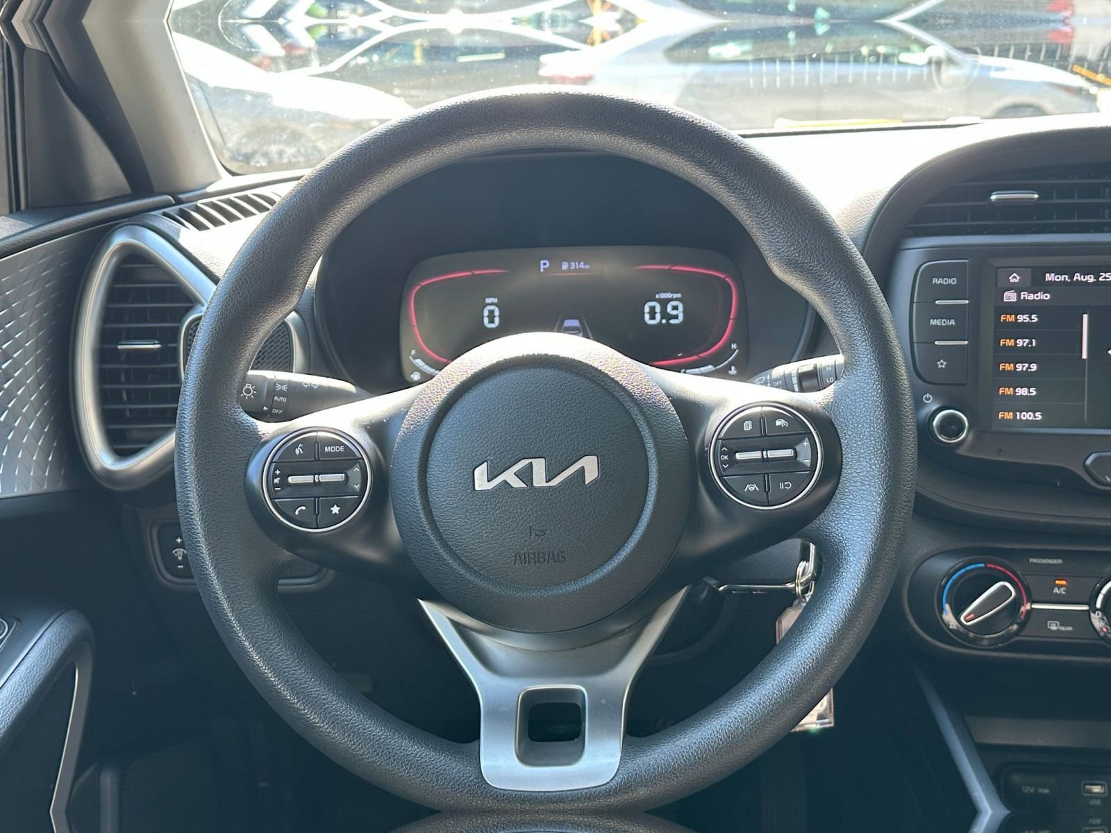 Thumbnail: 2023 Kia Soul - 34