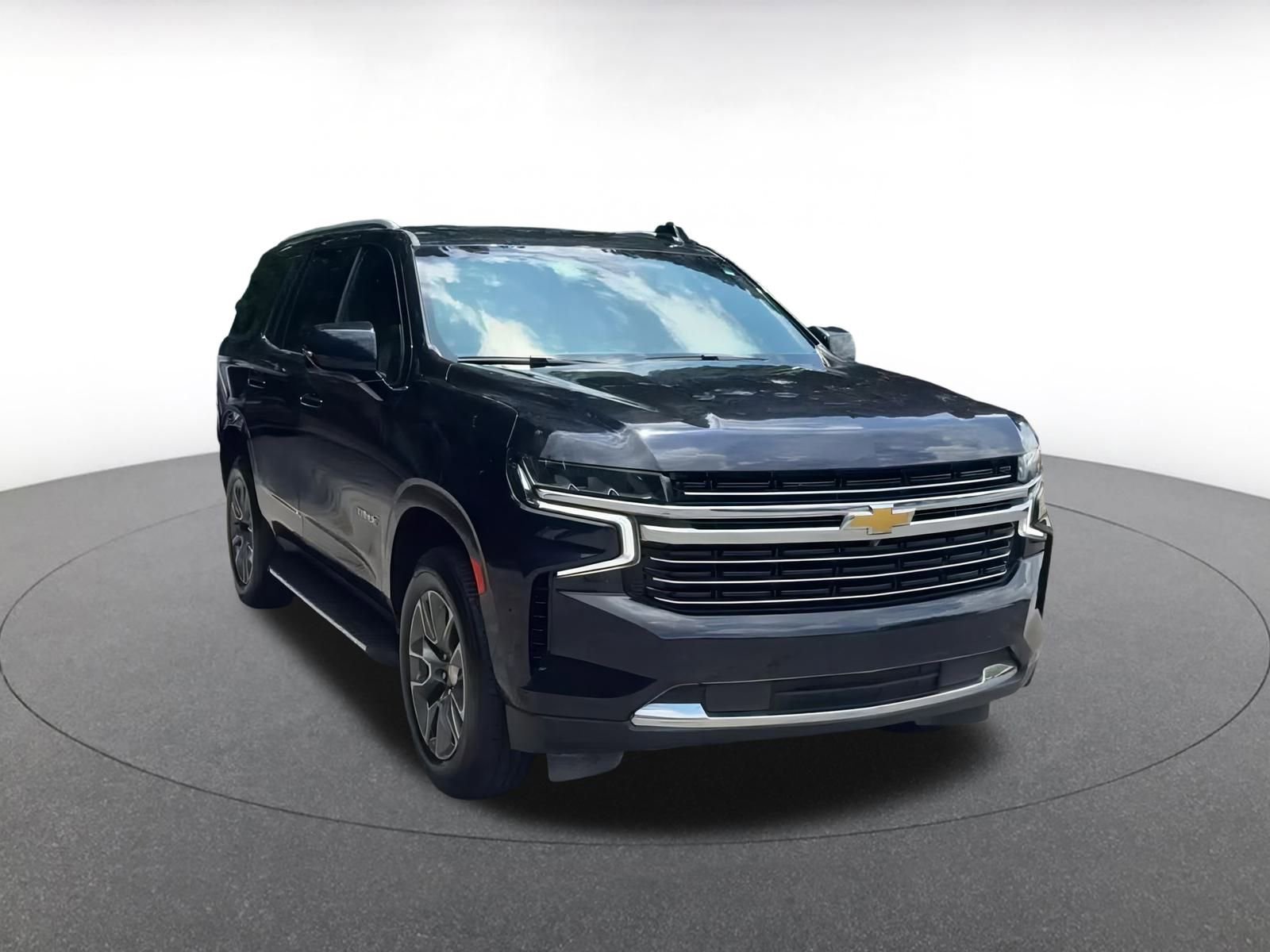 Thumbnail: 2023 Chevrolet Tahoe - 3