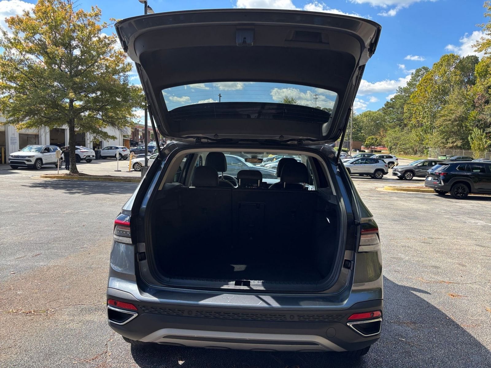 Thumbnail: 2025 Volkswagen Taos - 31