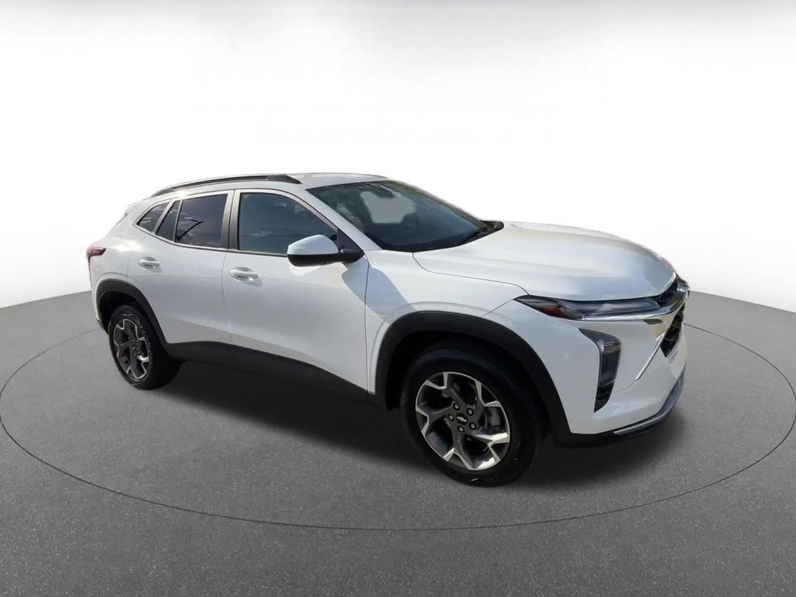 Thumbnail: 2025 Chevrolet Trax - 2