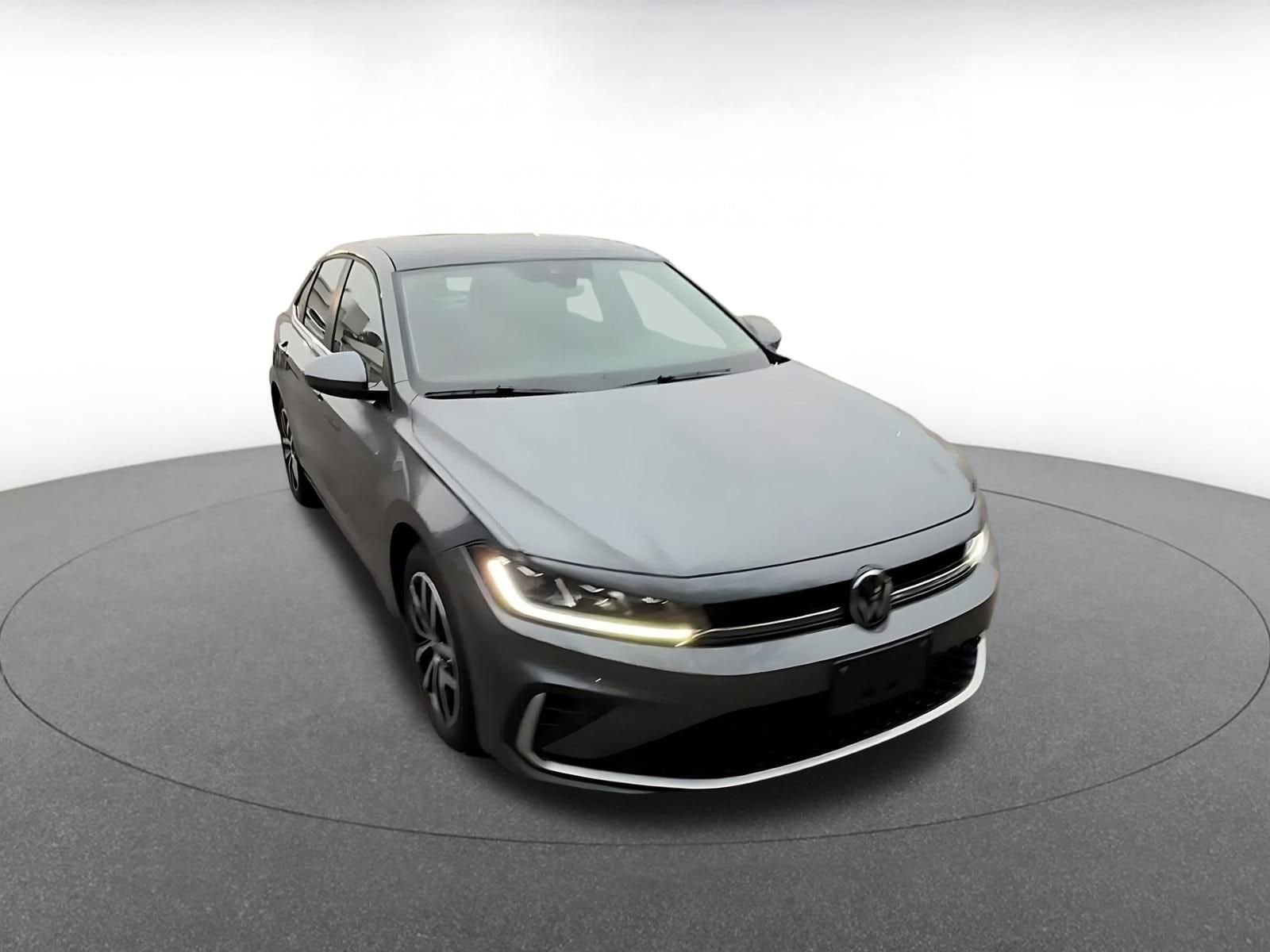 Thumbnail: 2025 Volkswagen Jetta - 3