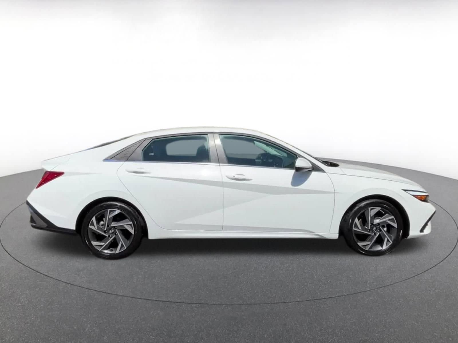 Thumbnail: 2025 Hyundai Elantra - 16