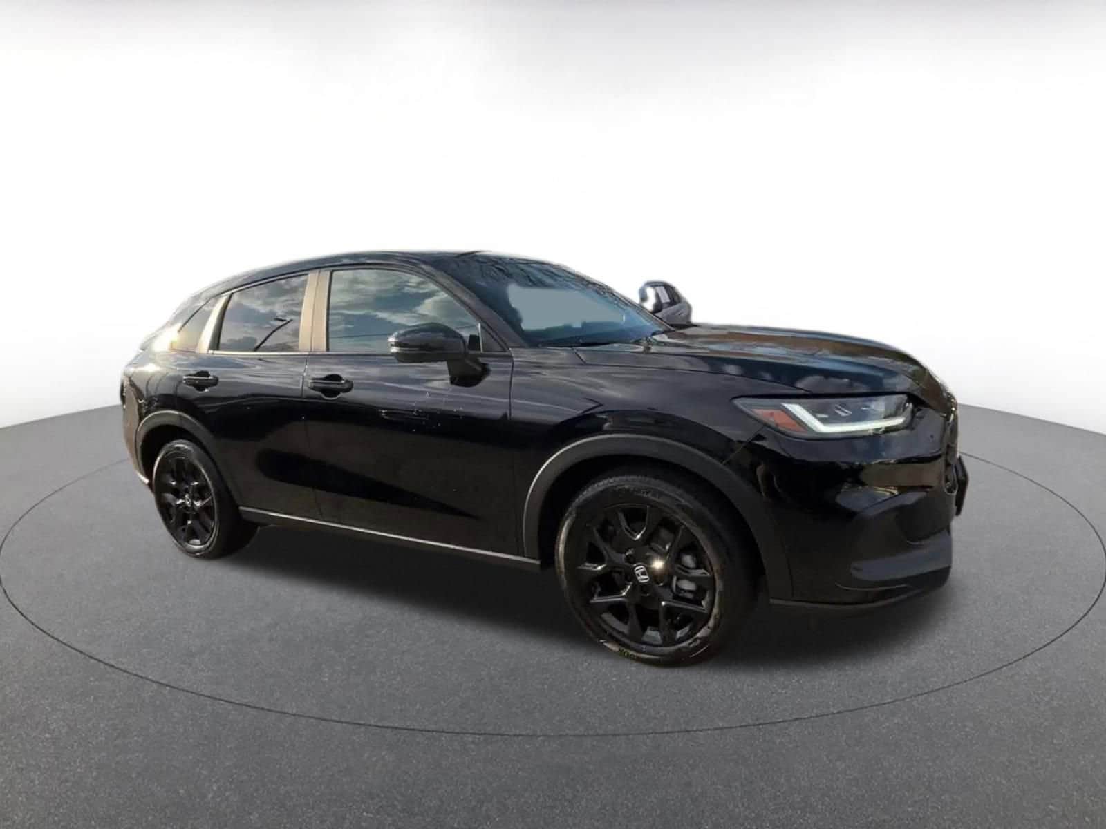 Thumbnail: 2025 Honda HR-V - 2