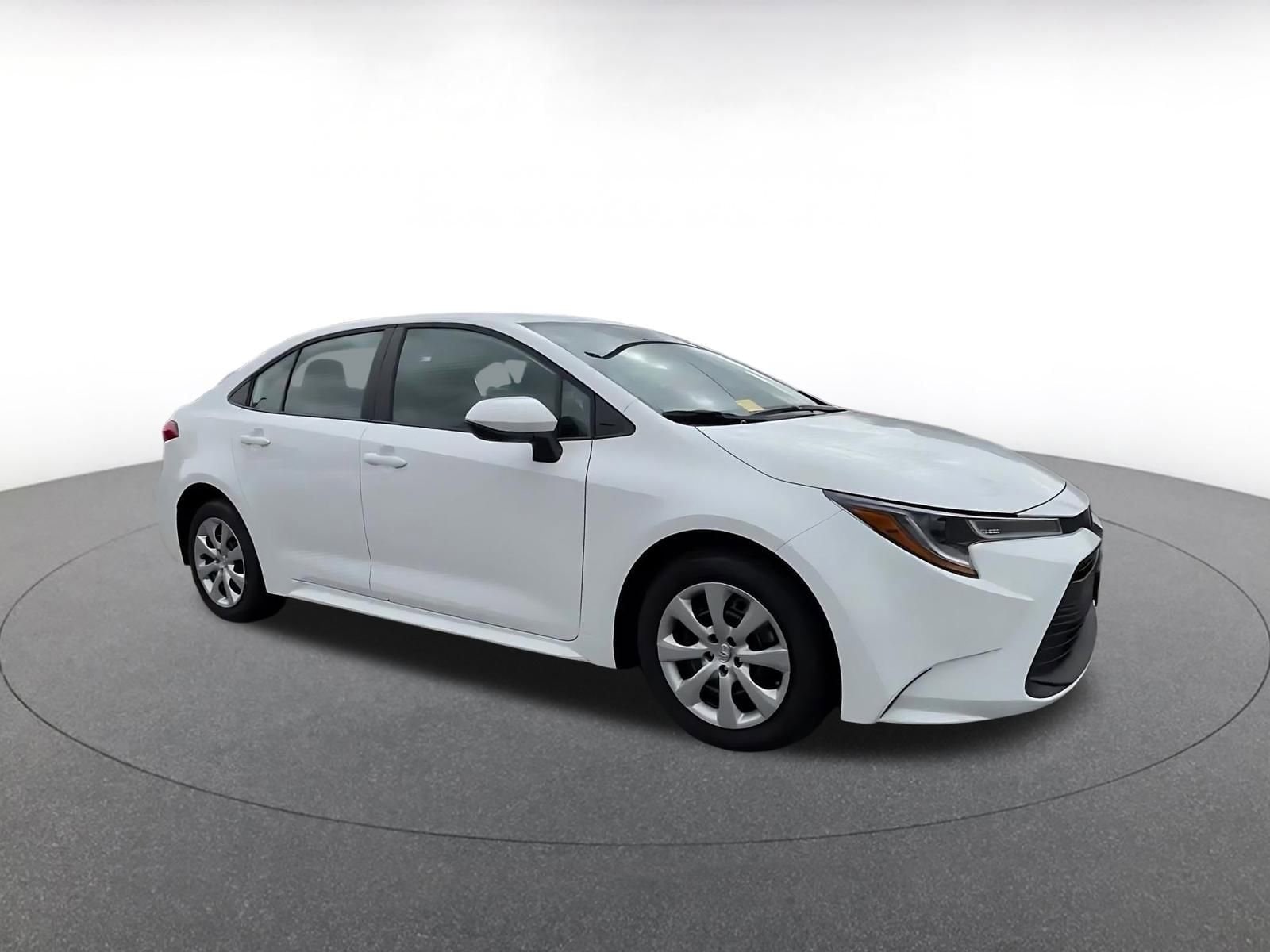 Thumbnail: 2025 Toyota Corolla - 2