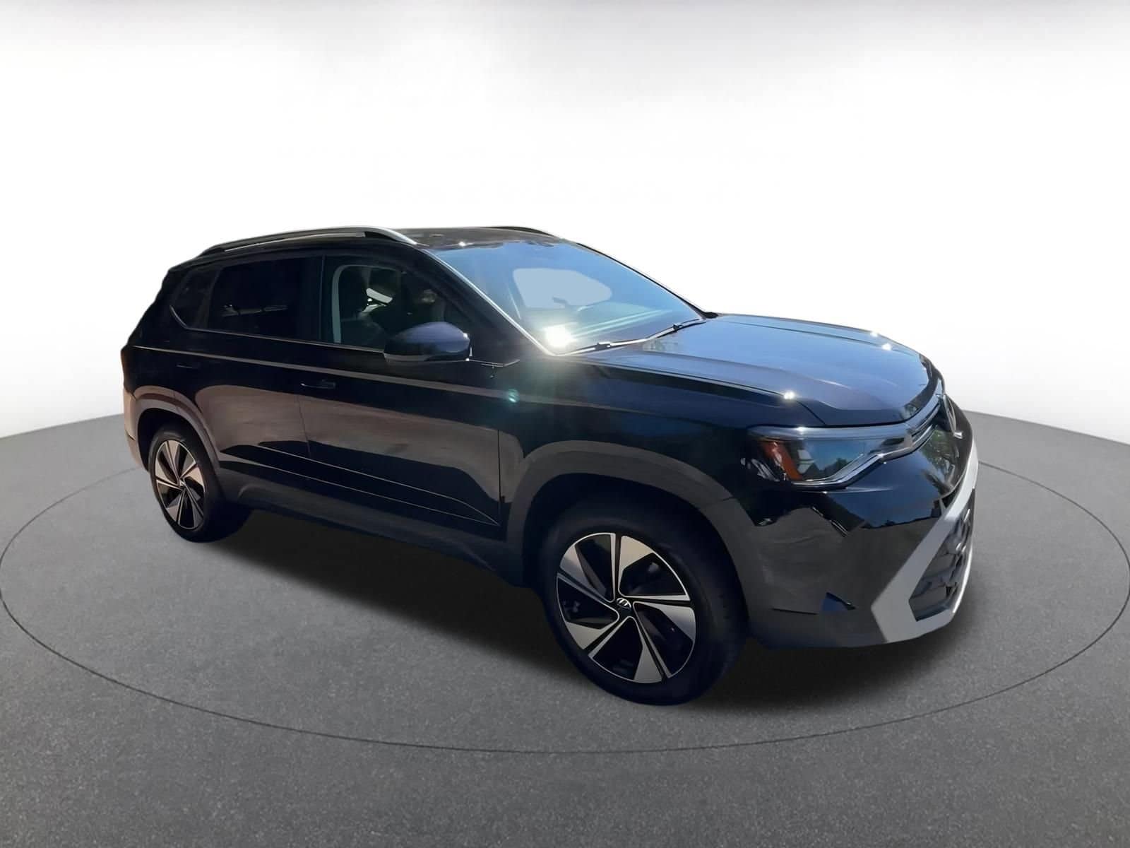 Thumbnail: 2025 Volkswagen Taos - 2