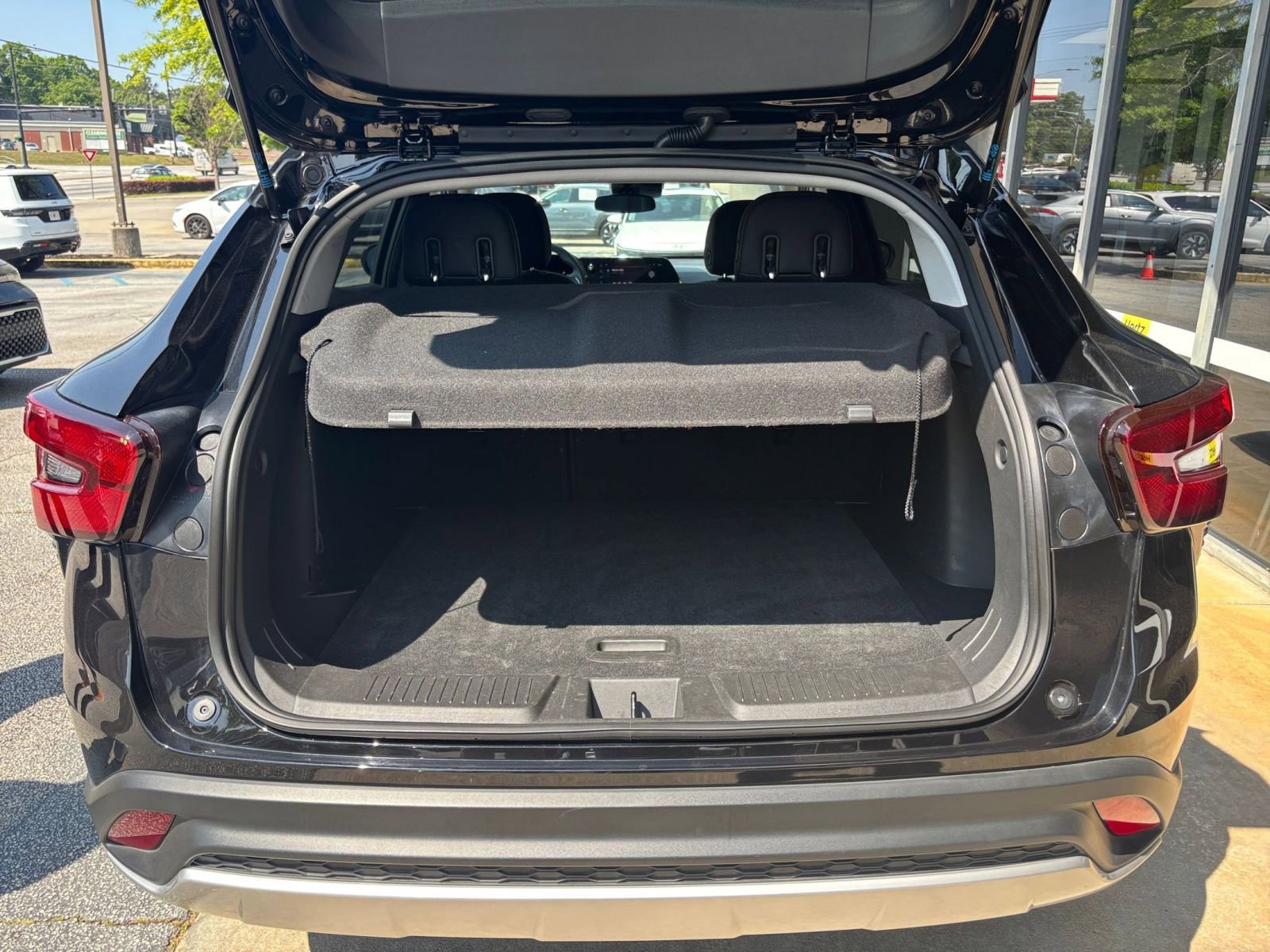 Thumbnail: 2025 Chevrolet Trax - 32