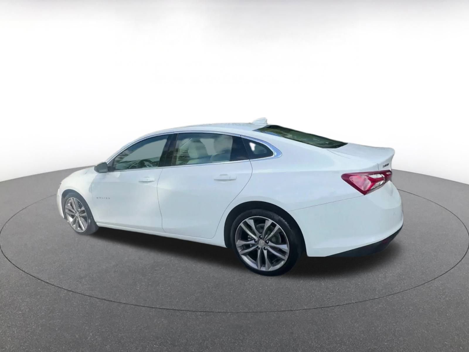 Thumbnail: 2024 Chevrolet Malibu - 10