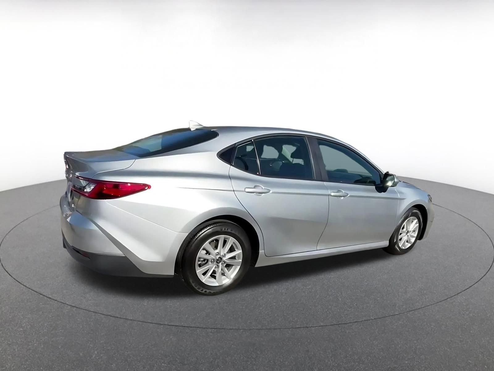 Thumbnail: 2025 Toyota Camry - 15