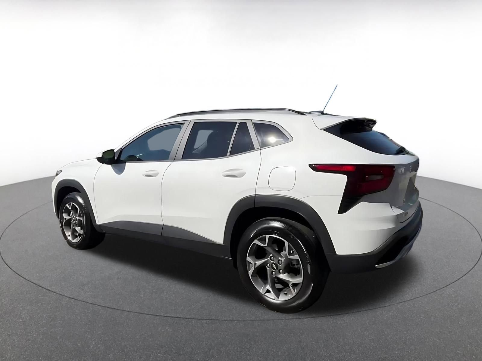 Thumbnail: 2025 Chevrolet Trax - 10