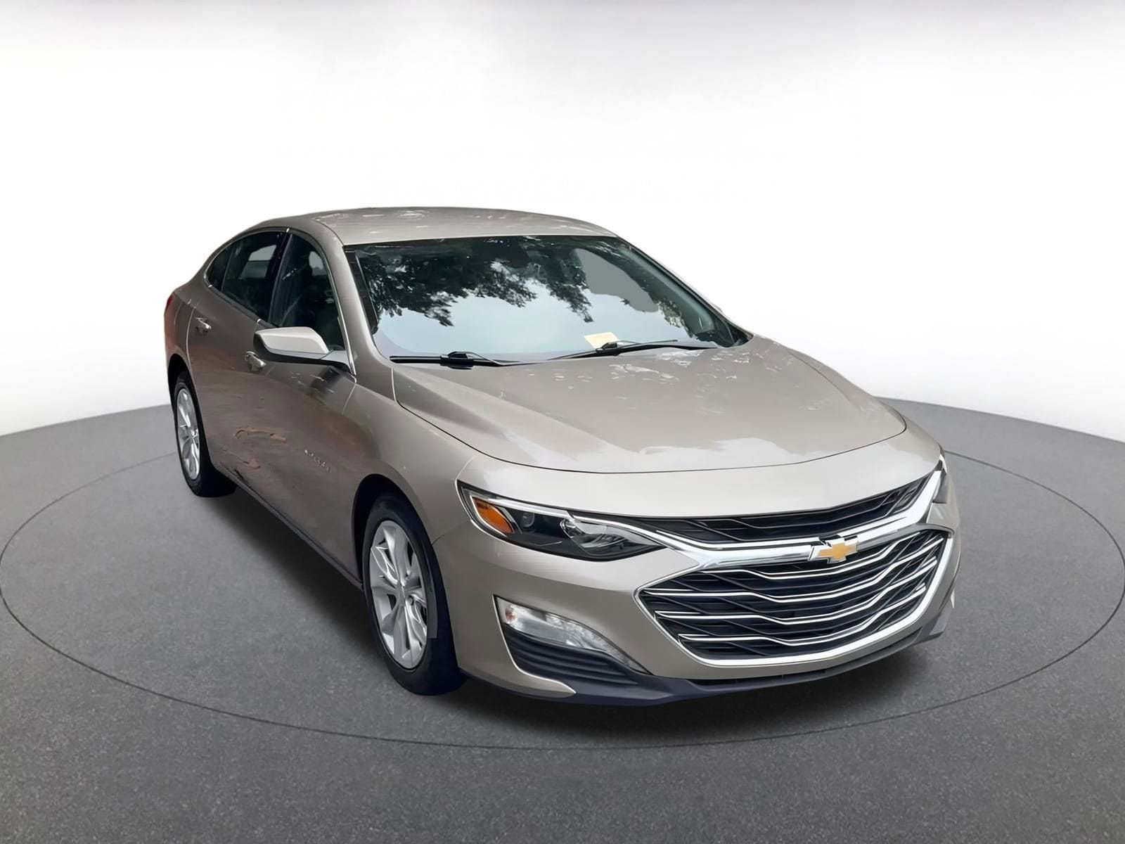 Thumbnail: 2024 Chevrolet Malibu - 3