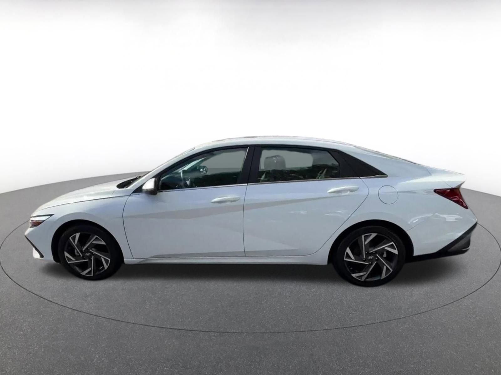 Thumbnail: 2025 Hyundai Elantra - 9