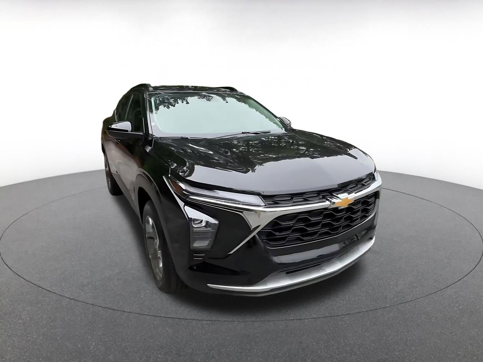 Thumbnail: 2025 Chevrolet Trax - 3