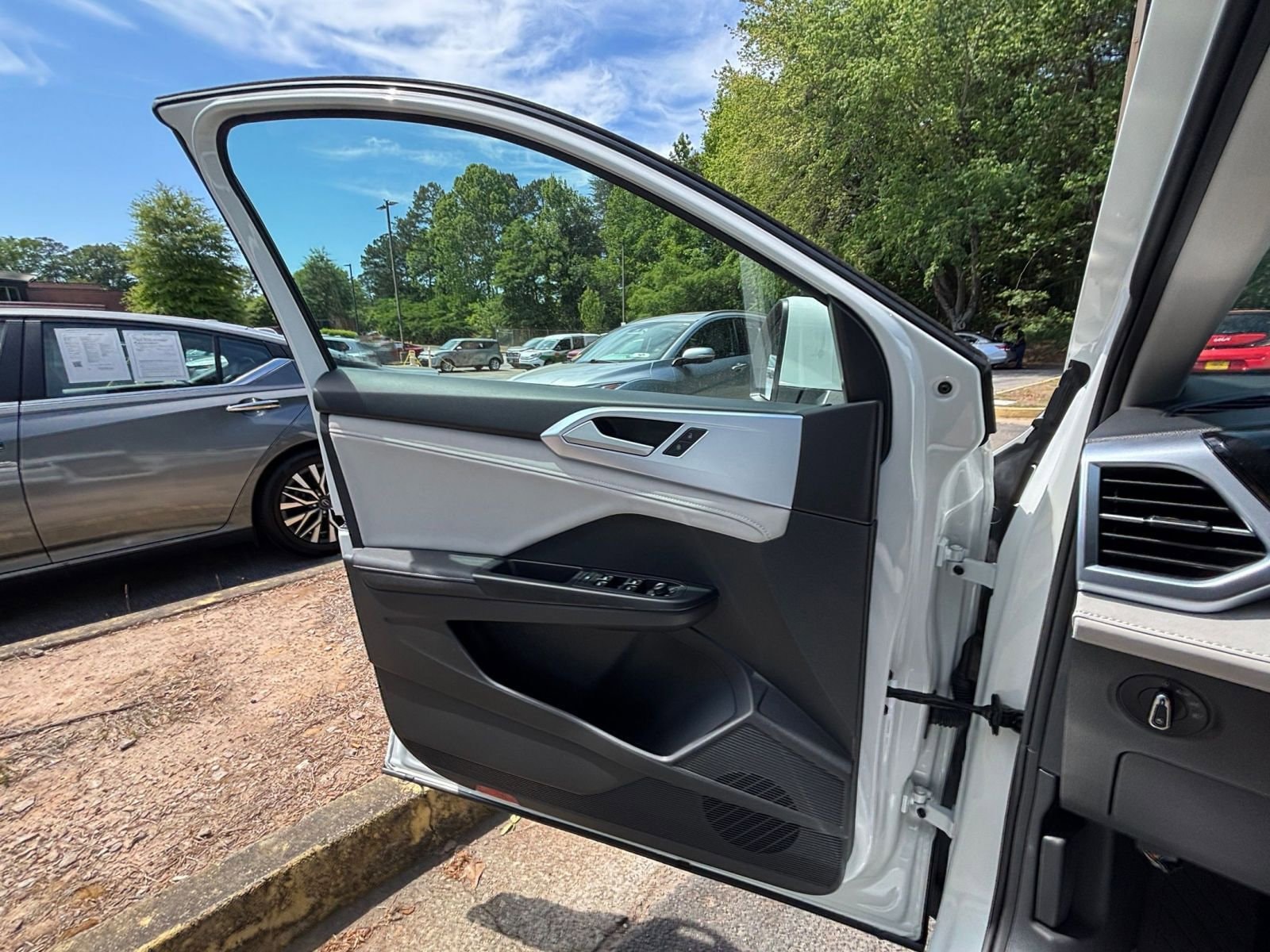 Thumbnail: 2025 Volkswagen Taos - 18