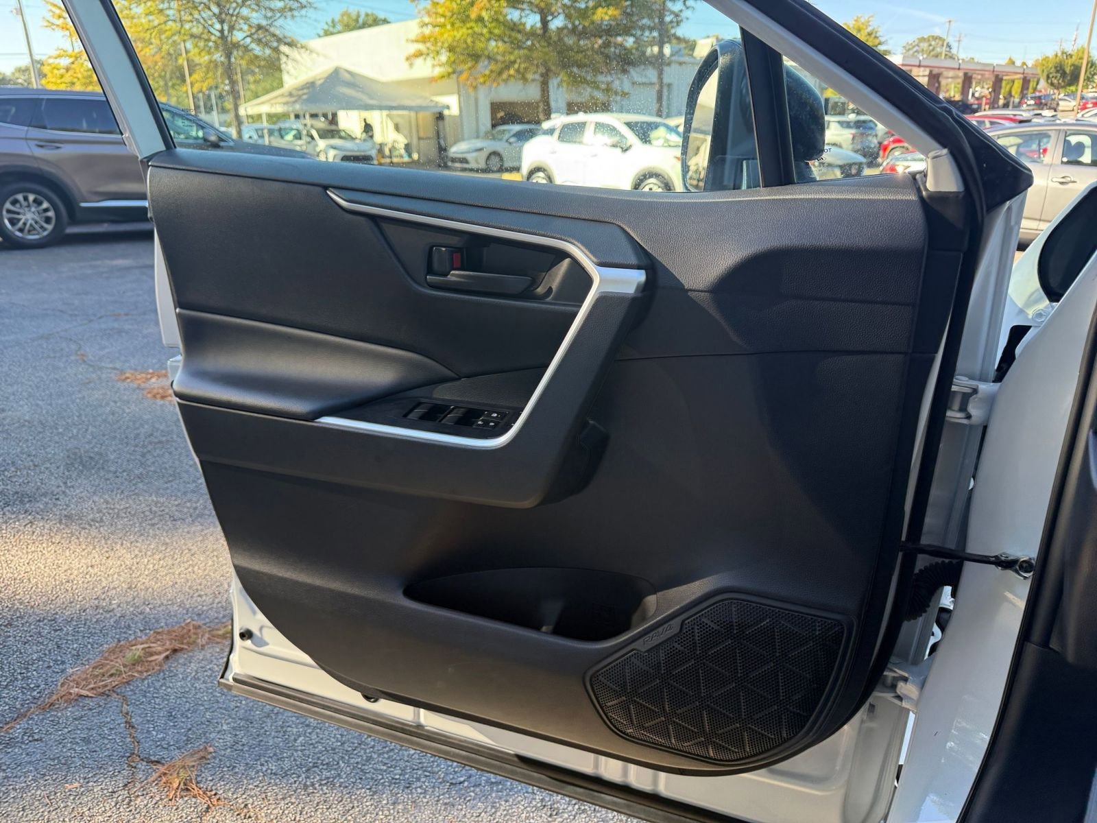 Thumbnail: 2025 Toyota RAV4 - 20