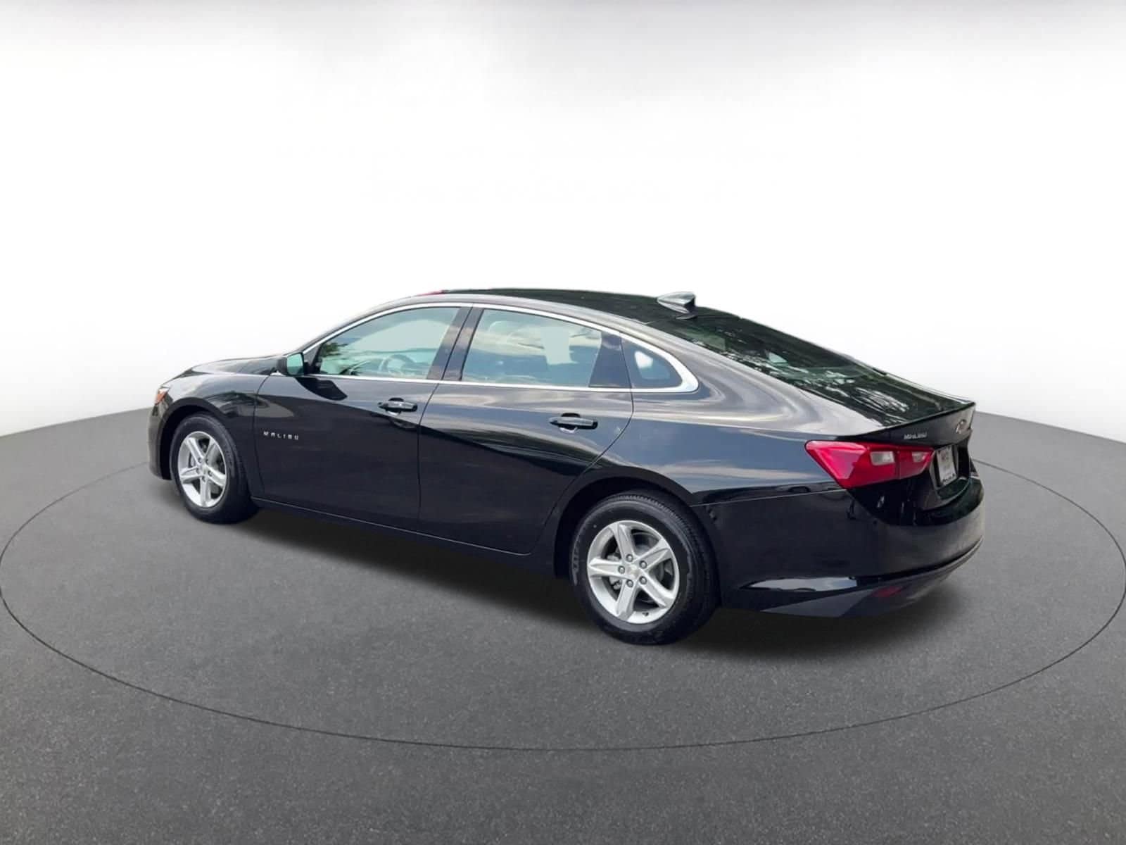 Thumbnail: 2024 Chevrolet Malibu - 10