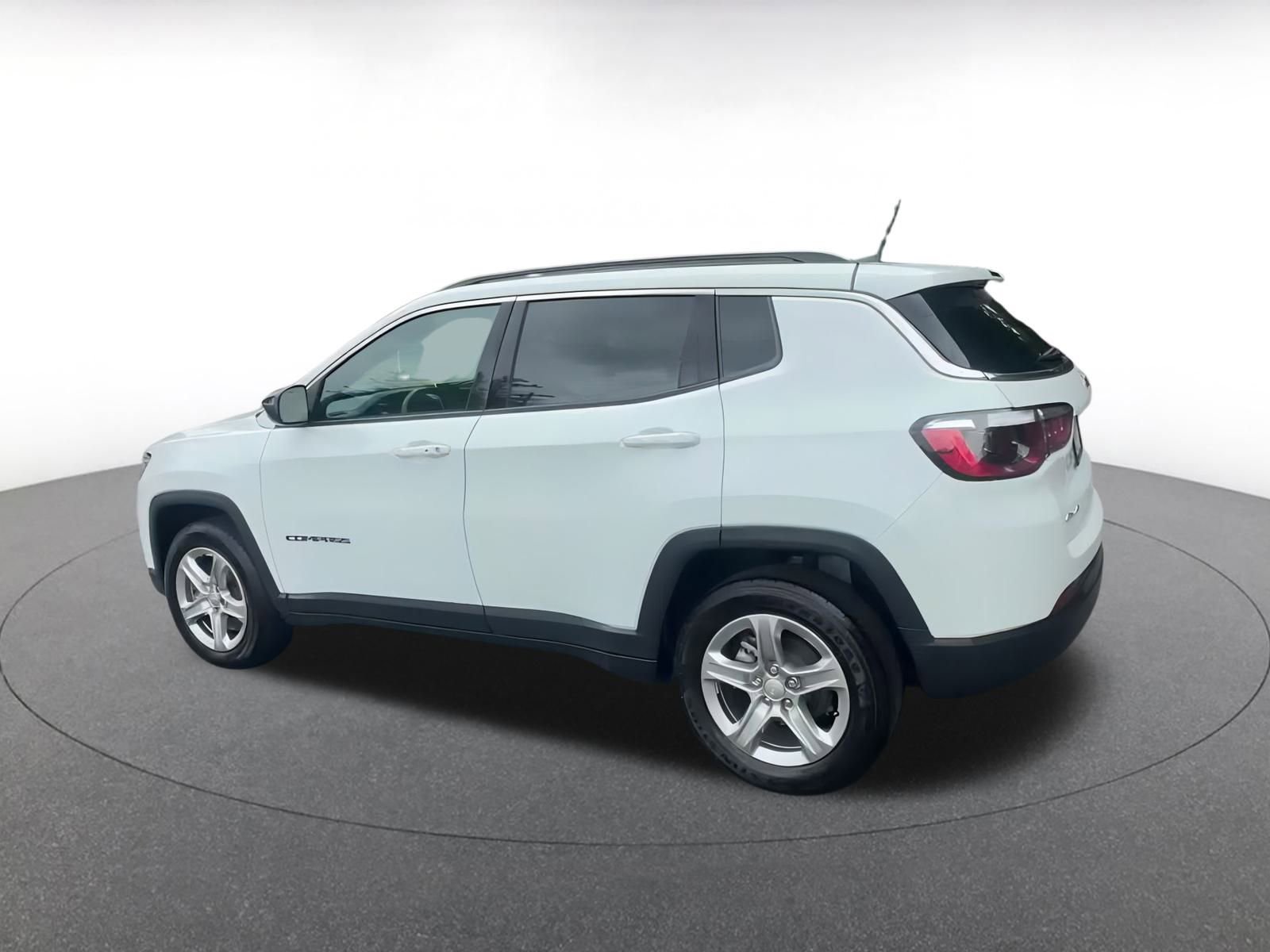 Thumbnail: 2023 Jeep Compass - 10