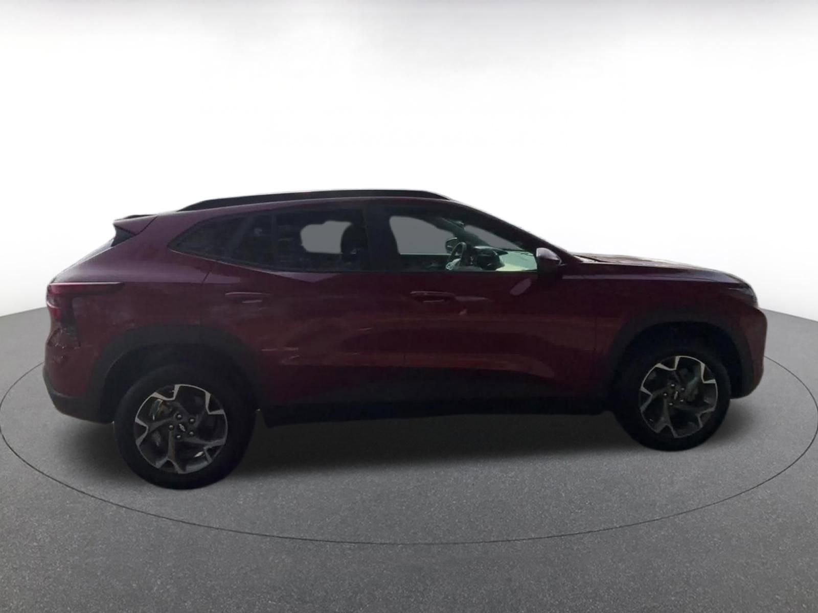 Thumbnail: 2025 Chevrolet Trax - 16