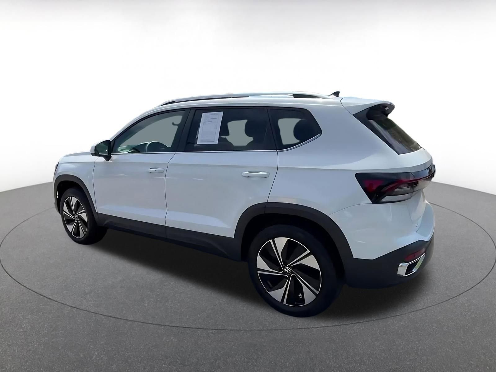 Thumbnail: 2025 Volkswagen Taos - 10