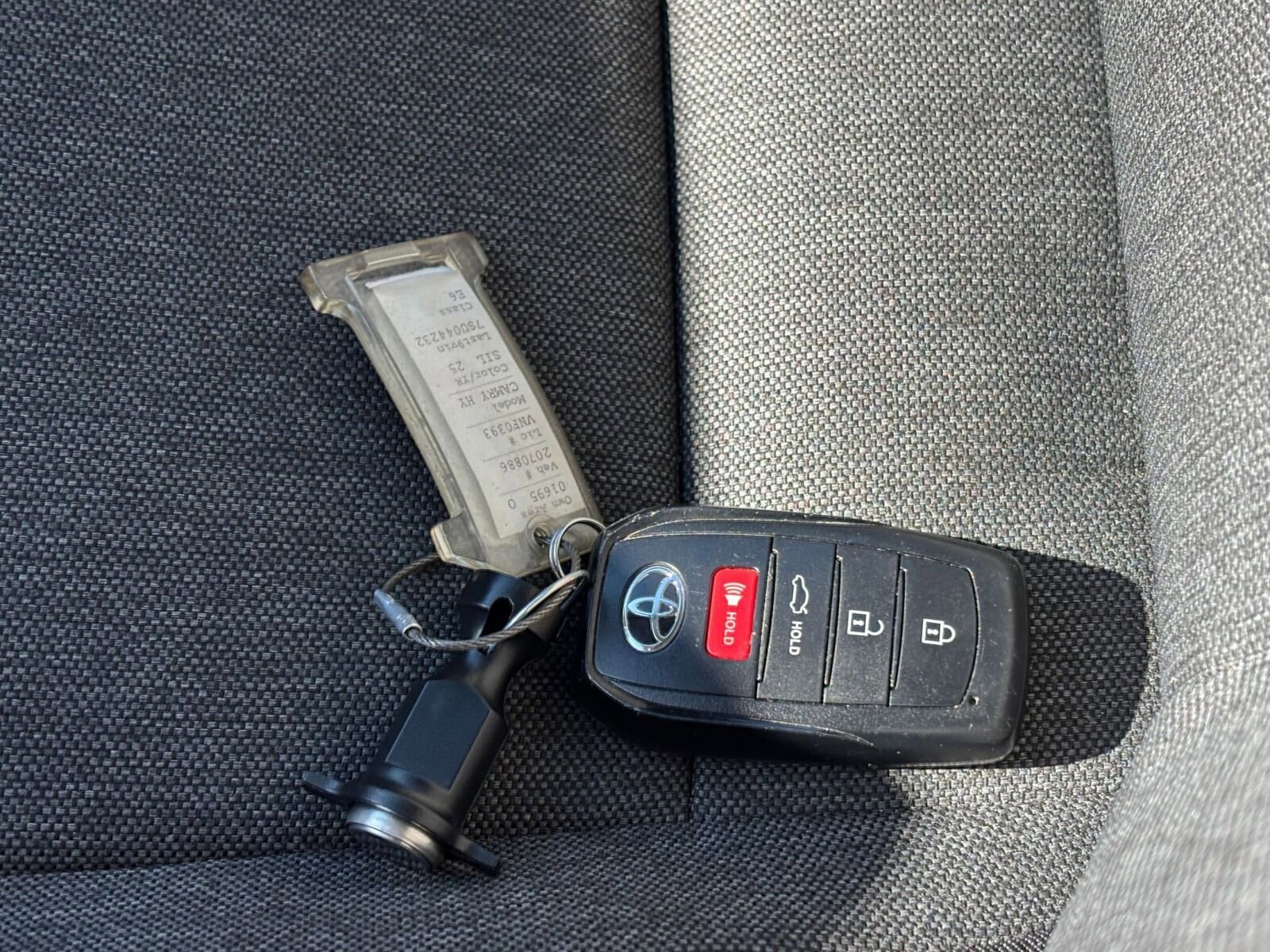 Thumbnail: 2025 Toyota Camry - 22