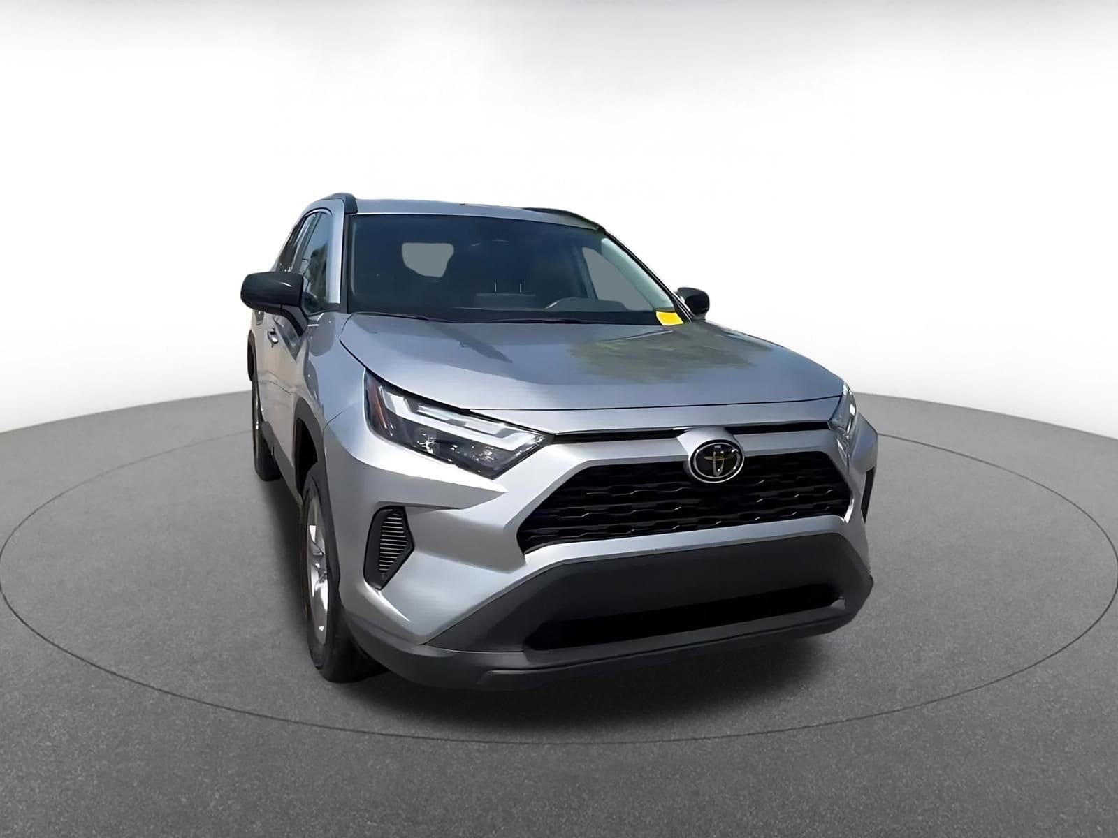 Thumbnail: 2025 Toyota RAV4 - 3