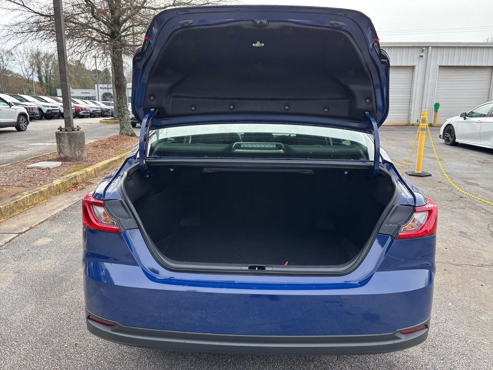 Thumbnail: 2025 Toyota Camry - 31