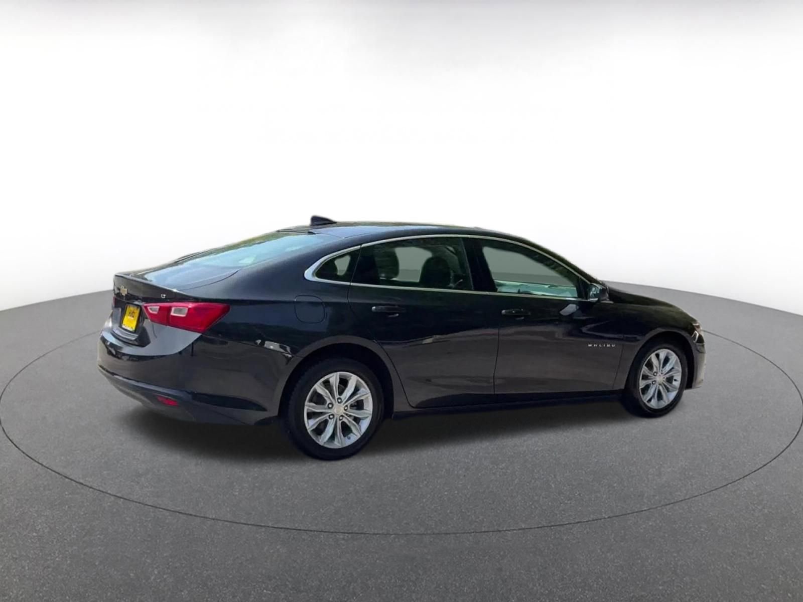 Thumbnail: 2023 Chevrolet Malibu - 15