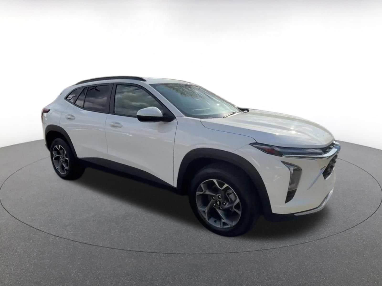 Thumbnail: 2025 Chevrolet Trax - 2