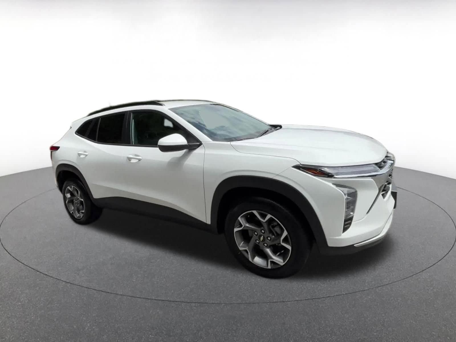 Thumbnail: 2025 Chevrolet Trax - 2