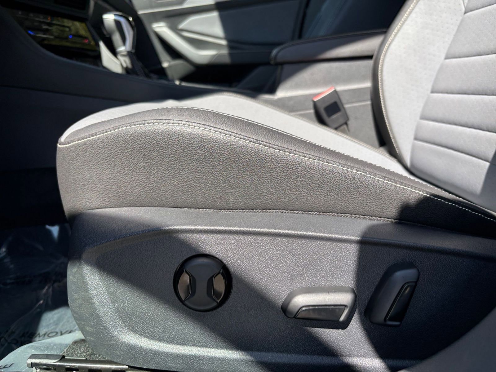 Thumbnail: 2025 Volkswagen Jetta - 27