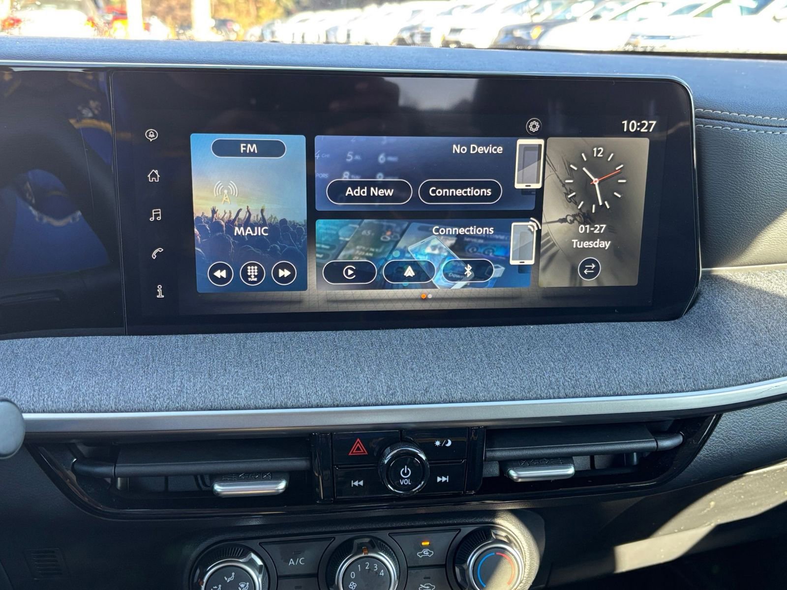 Thumbnail: 2025 Nissan Kicks - 21