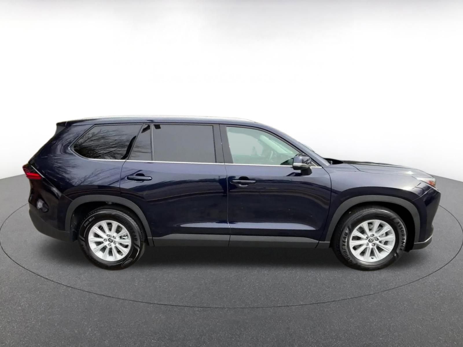 Thumbnail: 2025 Toyota Grand Highlander - 16