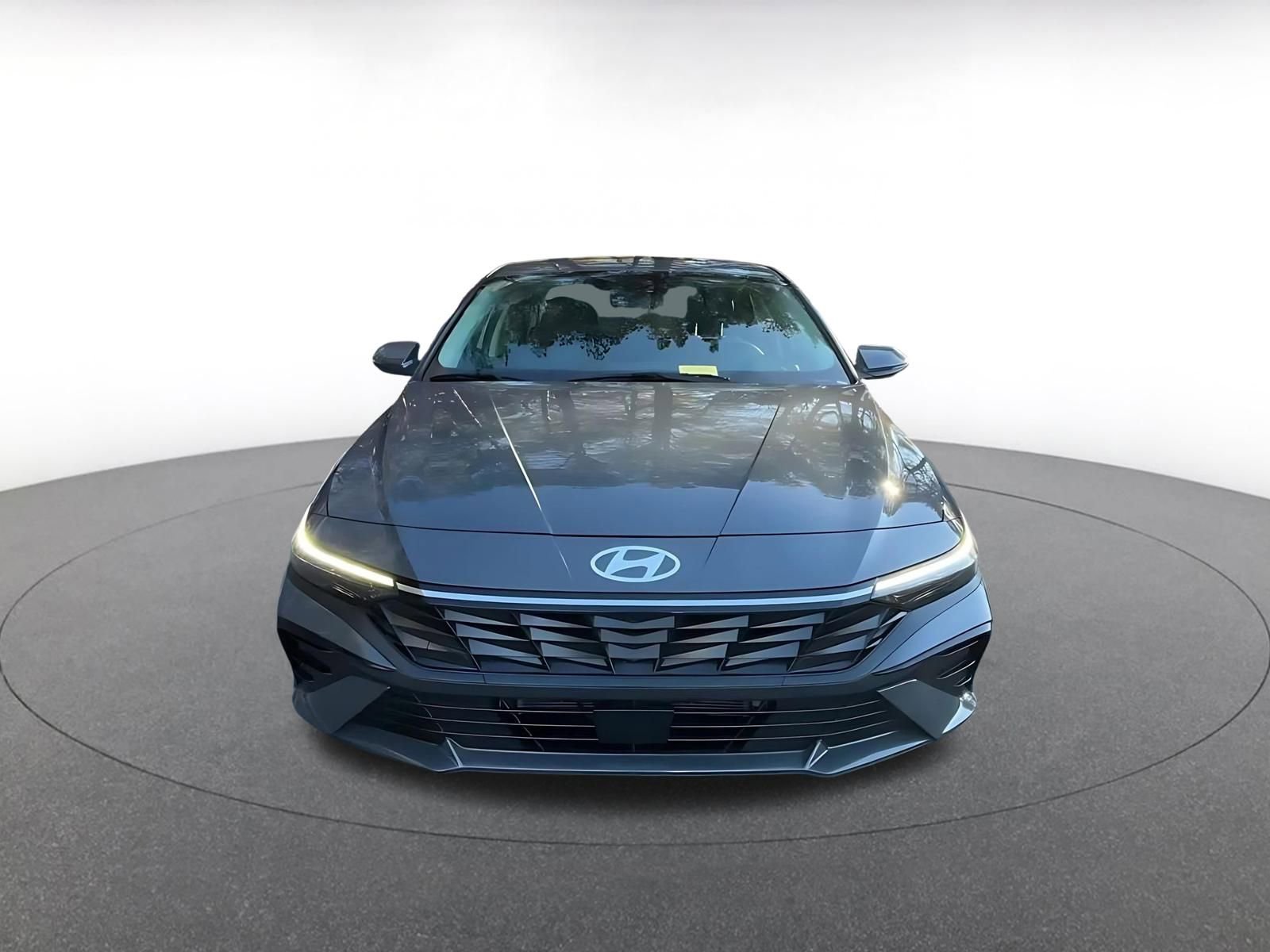 Thumbnail: 2025 Hyundai Elantra - 4