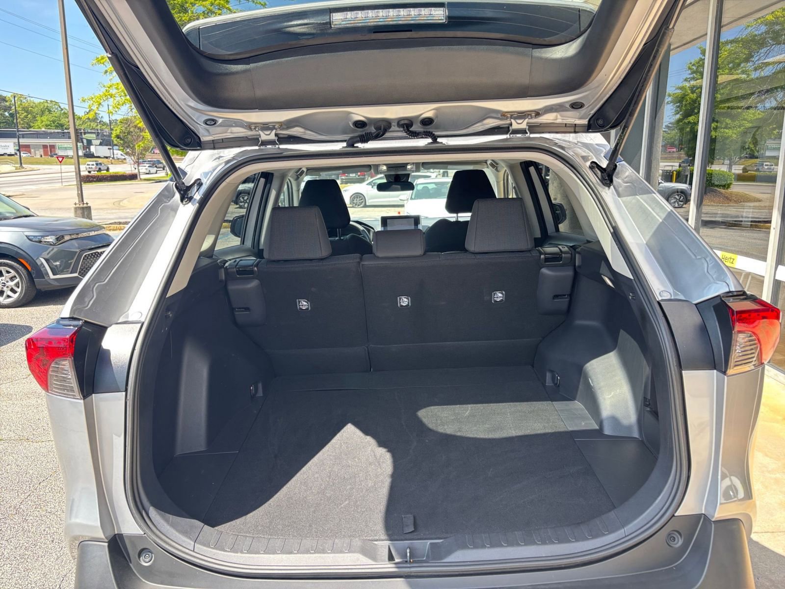 Thumbnail: 2025 Toyota RAV4 - 31