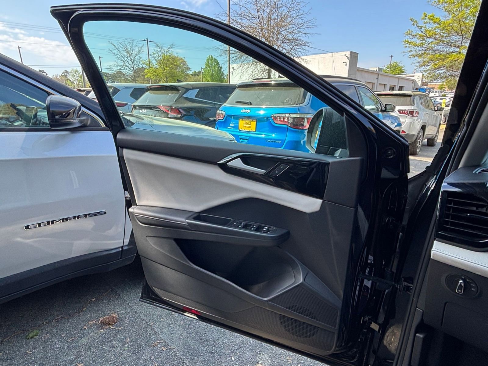 Thumbnail: 2025 Volkswagen Taos - 18